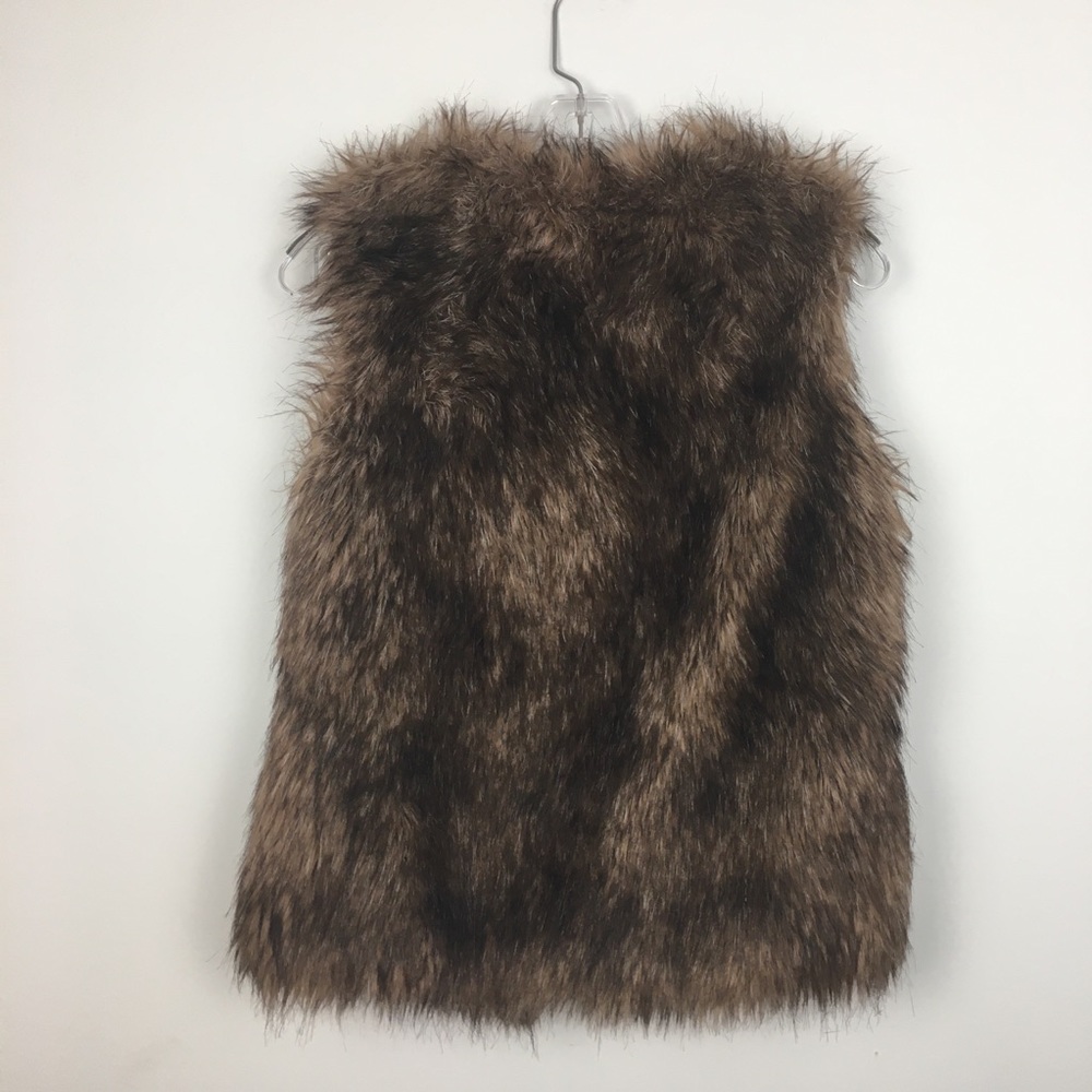 BB Dakota Gold Metal Studs Faux Leather Brown Faux Fur Vest Pockets Small NWT - Picture 10 of 16